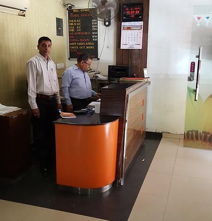 Hotel Relish Vadodara Buitenkant foto
